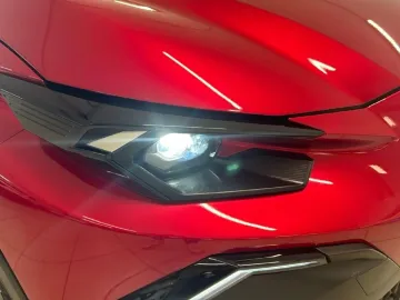 Car image 17