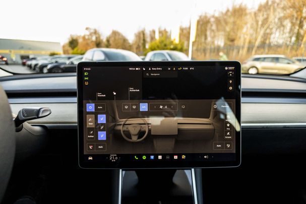 Tesla Model 3 60 Plus 225 kW image number 30