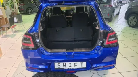 Car image 28