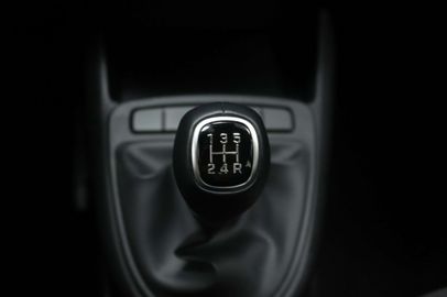 Car image 33