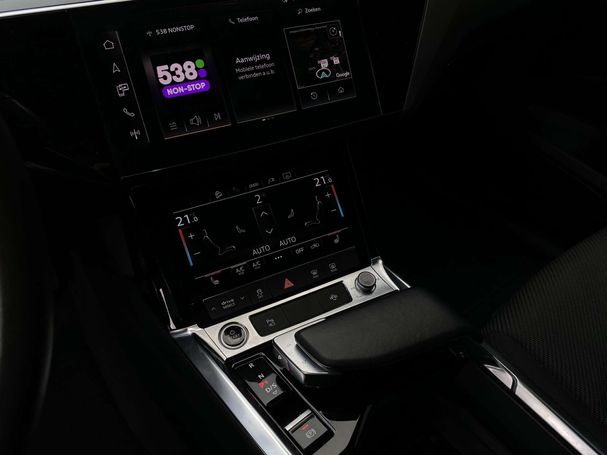 Audi e-tron 55 quattro Sportback 300 kW image number 30