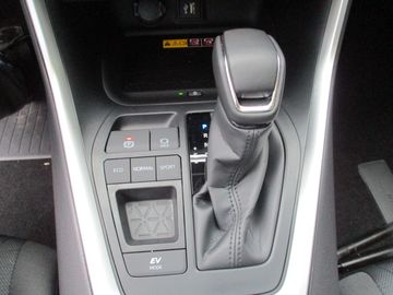 Car image 19