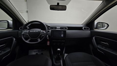 Car image 13