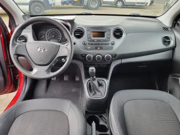 Car image 10