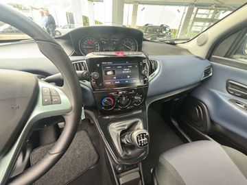 Car image 13