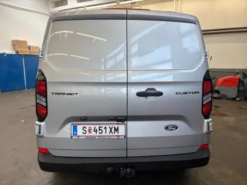 Car image 25