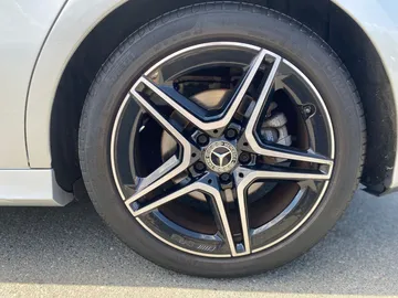 Car image 38