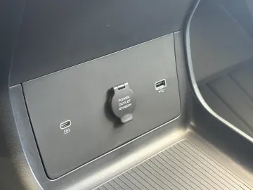 Car image 46