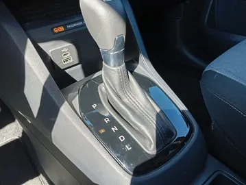 Car image 28