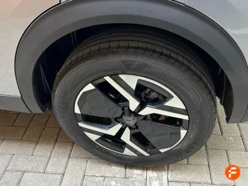 Car image 29