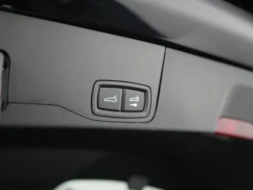 Car image 48