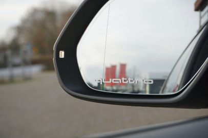 Car image 38