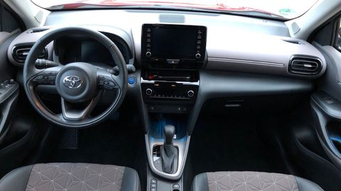 Car image 9