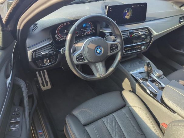 BMW 530 Touring xDrive 215 kW image number 9