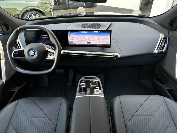 BMW iX xDrive40 240 kW image number 4