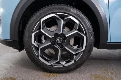 Car image 20