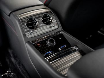 Car image 35