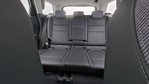 Car image 26
