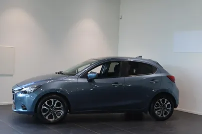 Car image 4