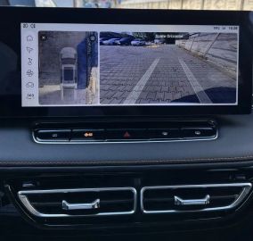 Car image 27