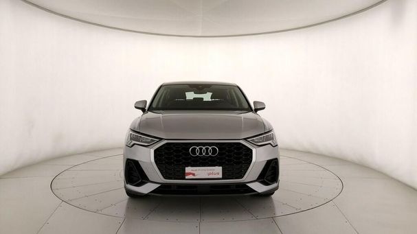 Audi Q3 35 TDI S tronic Business 110 kW image number 2