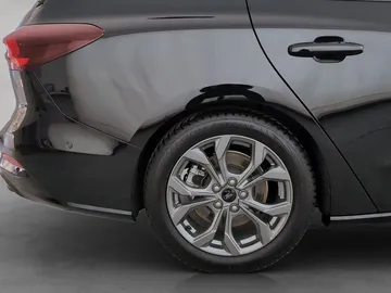 Car image 28