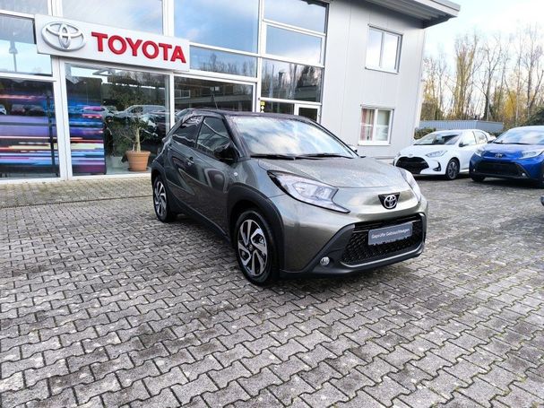 Toyota Aygo X 53 kW image number 8