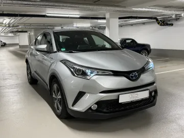 Car image 3