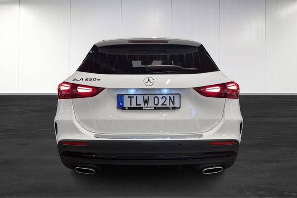 Mercedes-Benz GLA 250 e 160 kW image number 17