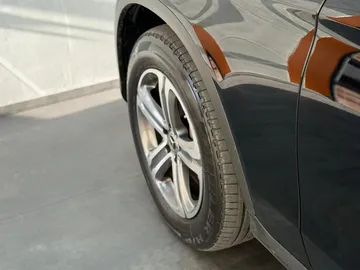 Car image 32