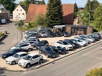 Car image 30