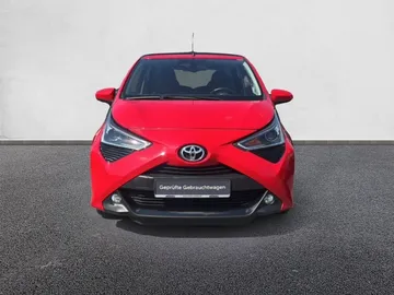 Car image 3