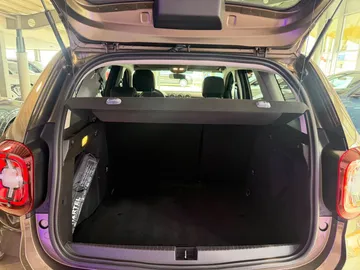 Car image 34
