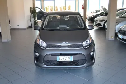 Car image 3