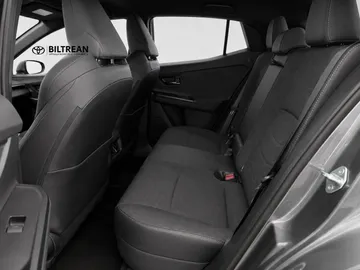 Car image 10
