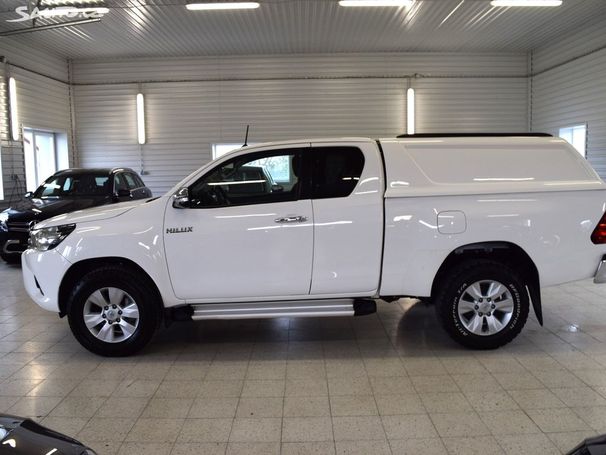 Toyota Hilux D Cab 2.4 4D 110 kW image number 2