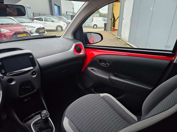 Car image 21