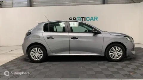 Car image 4