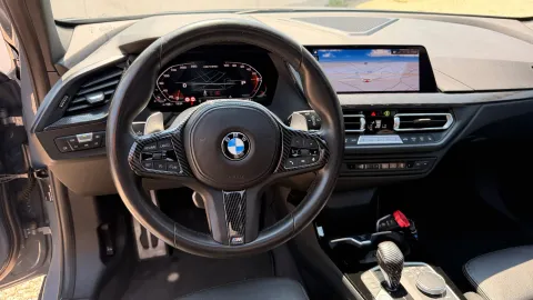 Car image 32
