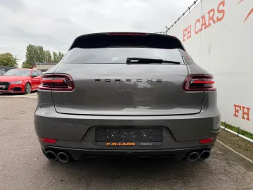 Car image 27