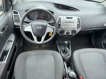 Car image 14