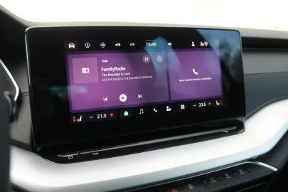 Car image 33