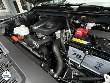 Car image 32