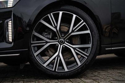 Car image 38