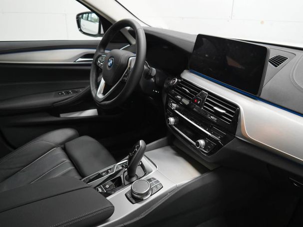 BMW 530 Touring Luxury Line 215 kW image number 6