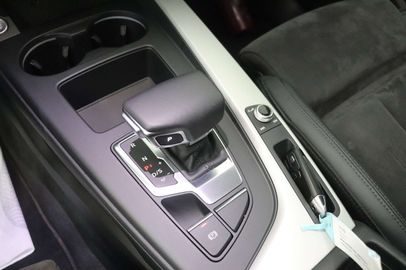 Car image 31