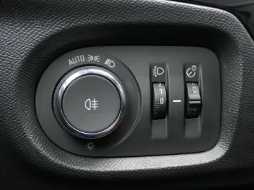 Car image 33