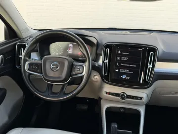 Car image 40