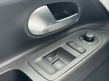 Car image 37