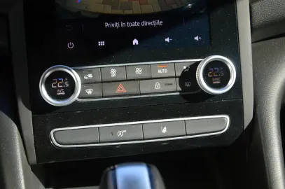 Car image 40